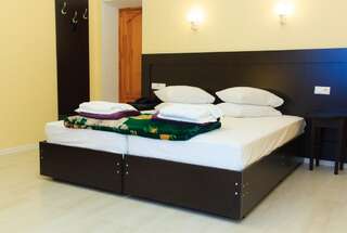 Гостиница Каравелла Анапа Большой двухместный номер с 2 кроватями-1